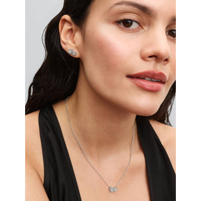 Vue Clous d’Oreilles Halo Embrace sur un mannequin