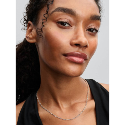 Collier Chaîne d’Ancre sur un mannequin