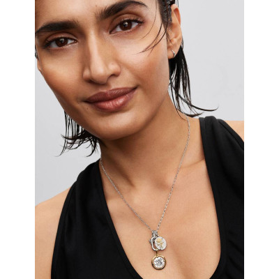 Collier à Pendentif Link Ouvrable sur un mannequin