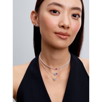 Vue Collier Cœur Surélevé sur un mannequin