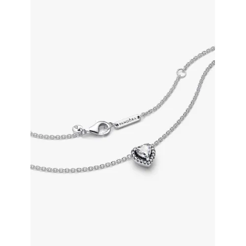 Photo présentant l’intégralité de la Collier Cœur Surélevé