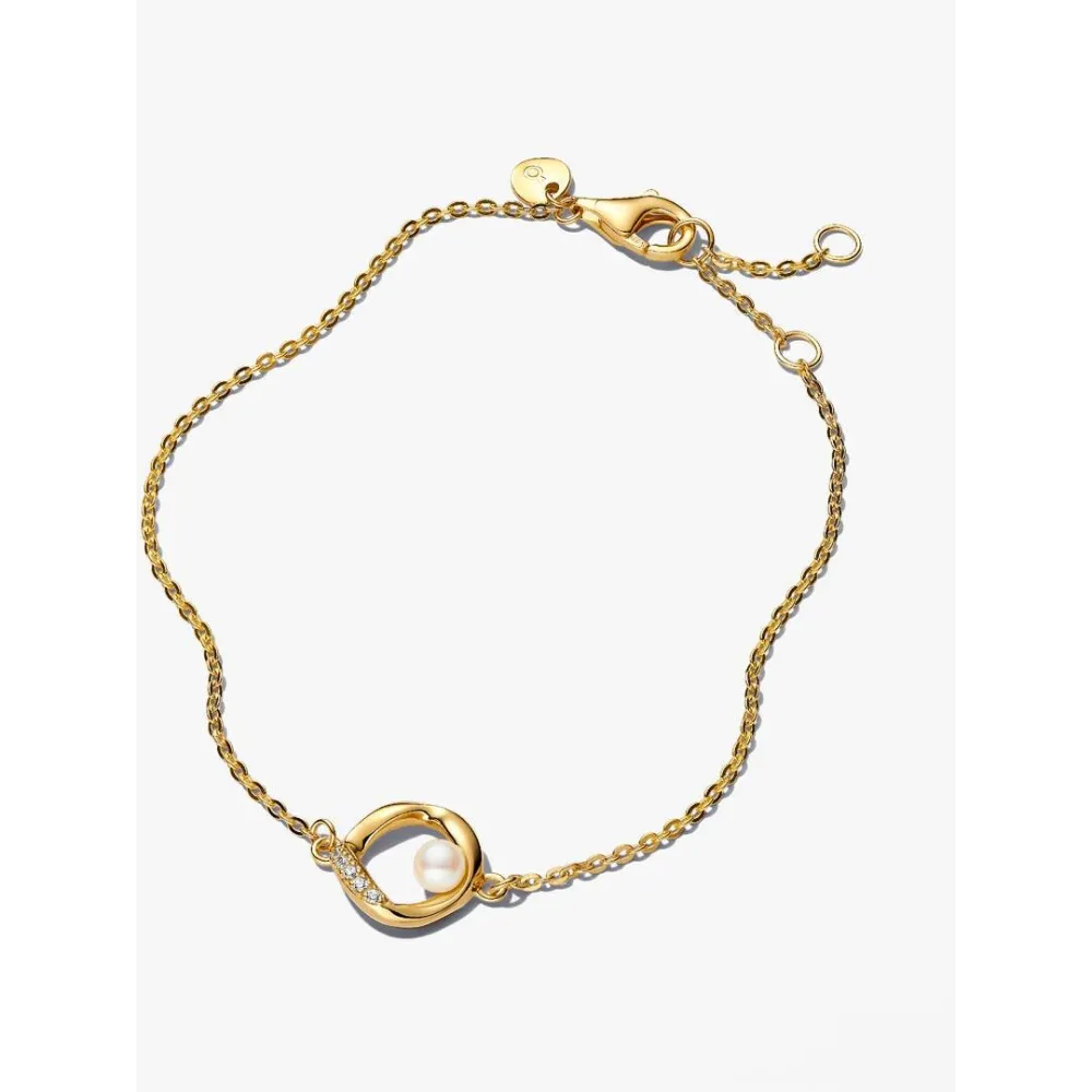 Photo présentant l’intégralité de la Bracelet Cercle Pavé de Forme Organique & Perle de Culture d’Eau Douce Traitée