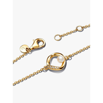 Gros plan de la Bracelet Cercle Pavé de Forme Organique & Perle de Culture d’Eau Douce Traitée