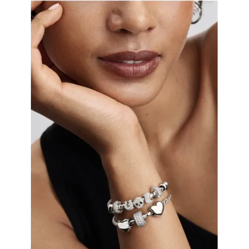 Photo présentant l’intégralité du Charm Clip Pavéfor