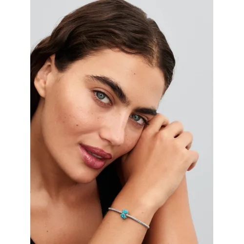 Photo présentant l’intégralité du Charm Médaillon Cœur