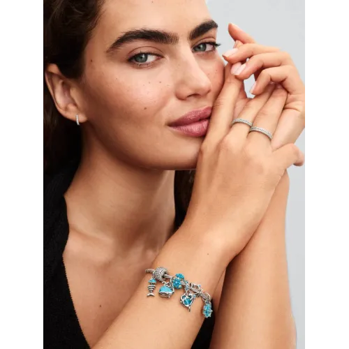 Photo présentant l’intégralité du Charm Médaillon Cœur