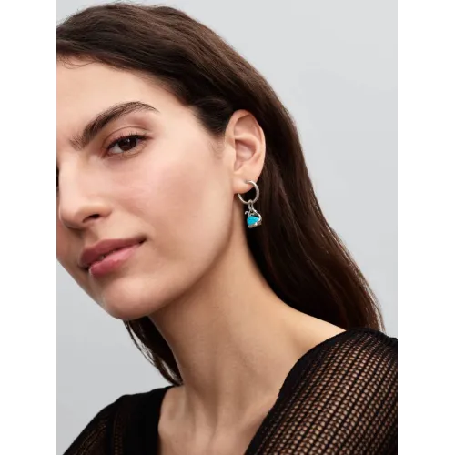 Photo présentant l’intégralité du Charm Pendant Baleine Turquoise