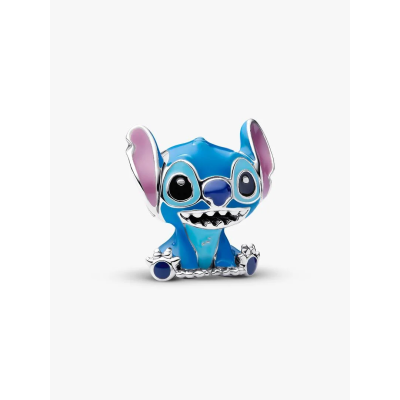 Photo présentant l’intégralité du Charm Disney Stitch