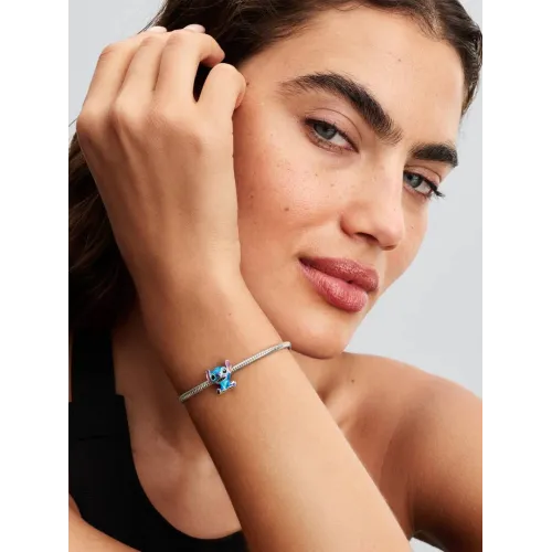 Photo présentant l’intégralité du Charm Disney Stitch