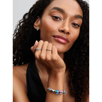 Un mannequin portant le Charm Disney Lilo & Stitch Angel