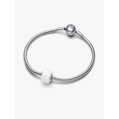 Photo présentant l’intégralité du Mini Charm En Verre De Murano Blanc