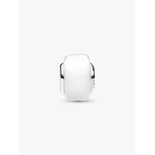 Photo présentant l’intégralité du Mini Charm En Verre De Murano Blanc