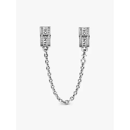 Photo présentant l’intégralité du Charm Clip Chaîne De Confort Signature Pandora