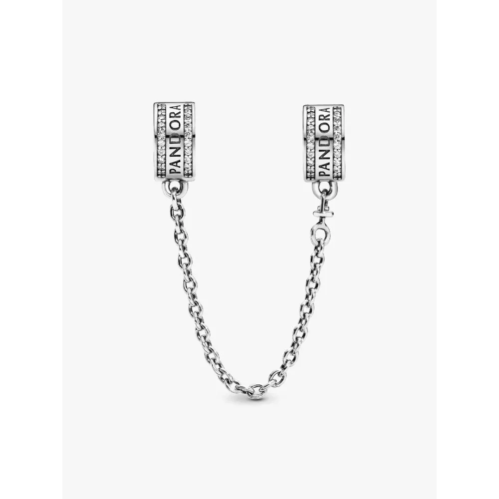 Photo présentant l’intégralité du Charm Clip Chaîne De Confort Signature Pandora