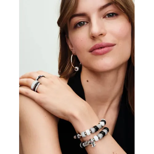 Photo présentant l’intégralité de la Charm Empreinte de Patte Scintillan