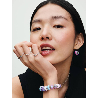 Vue Charm Rose Opalescent sur un mannequin