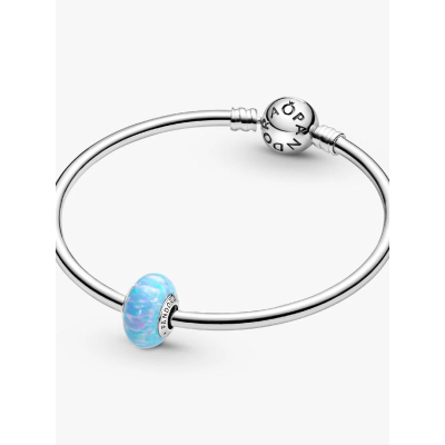 Visuel illustrant l’ensemble de la Charm Bleu Opalescent