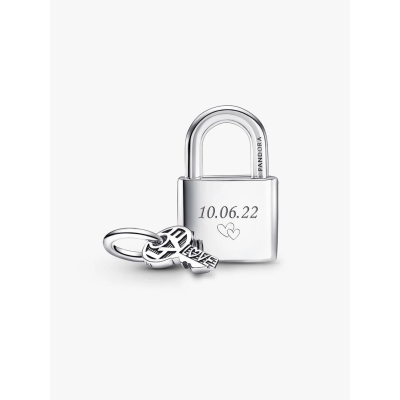 Visuel illustrant l’ensemble de la Charm Pendant Cadenas et Clé