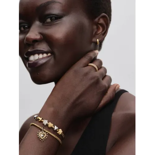 Photo présentant l’intégralité du Mini Charm Étoile Texturé