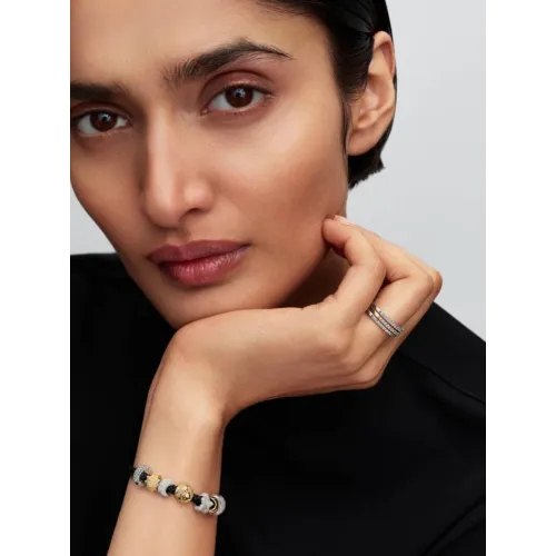 Photo présentant l’intégralité du Mini Charm Lune Texturé