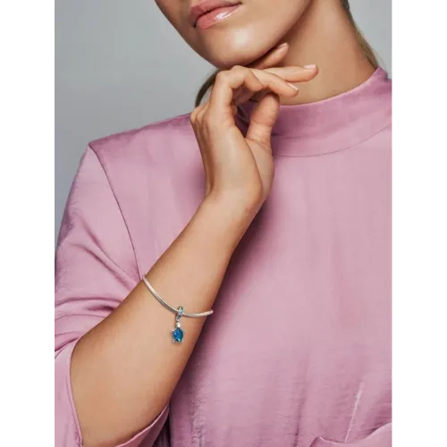 Photo présentant l’intégralité de la Charm Pendant Tortue De Mer Verre De Murano