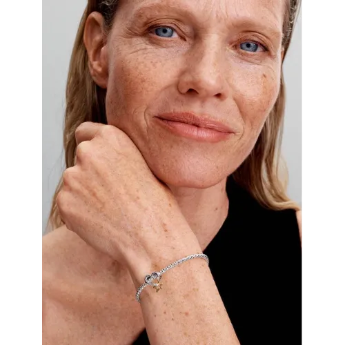 Photo présentant l’intégralité de la Charm Verre De Murano Rose Encerclé