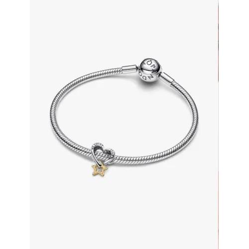 Photo présentant l’intégralité de la Charm Verre De Murano Rose Encerclé