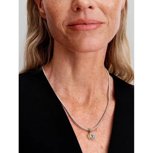 Photo présentant l’intégralité de la Charm Verre De Murano Rose Encerclé