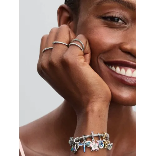 Photo présentant l’intégralité de la Charm Pendant Fleur De Cerisier