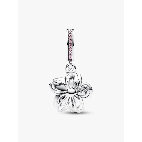 Photo présentant l’intégralité de la Charm Pendant Fleur De Cerisier