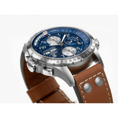 Vue profil de la montre Montre Hamilton Khaki Aviation X‑Wind Auto Chrono Bracelet Cuir Marron