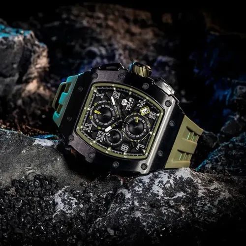 Photo montrant l'intégralité de la montre Montre Tsar Bomba Chrono Quartz Pvd Noir Silicone Kaki