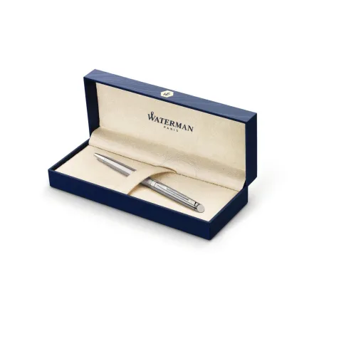 Photo montrant la silhouette complète du Waterman Hémisphère Stainless Steel CT Stylo à Bille.