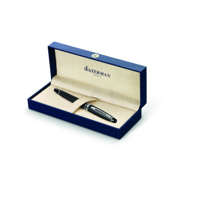 Photo montrant le Waterman Expert Matt Black CT stylo-plume présenté dans son coffret cadeau Waterman emblématique.