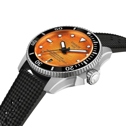 MONTRE TISSOT SEASTAR POWERMATIC 80 44 MM CÉRAMIQUE NOIRE CADRAN ORANGE BRACELET CAOUTCHOUC NOIR