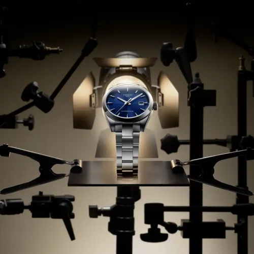 Photo montrant l'intégralité de la montre Montre Tissot Gentleman 38mm Cadran Bleu Bracelet Argenté