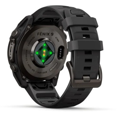 MONTRE GARMIN FĒNIX® 9 PRO 47 MM INREACH TITANIUM AVEC REVÊTEMENT CARBON GRAY DLC ET BRACELET EN SILICONE NOIR